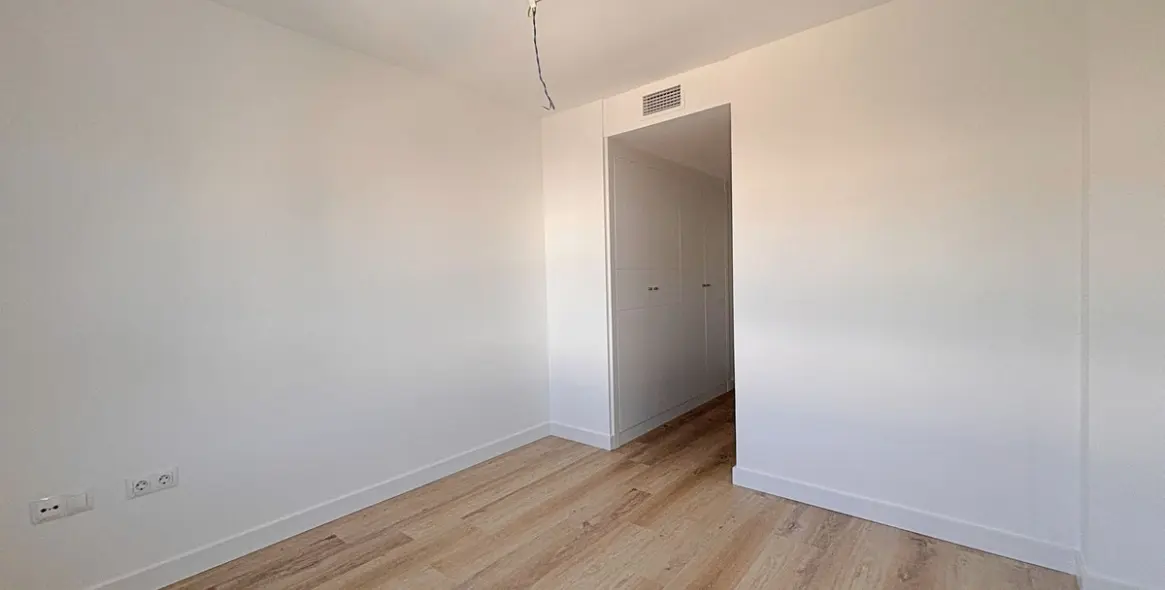 Sale of middle floor apartment in Nueva Andalucía 14