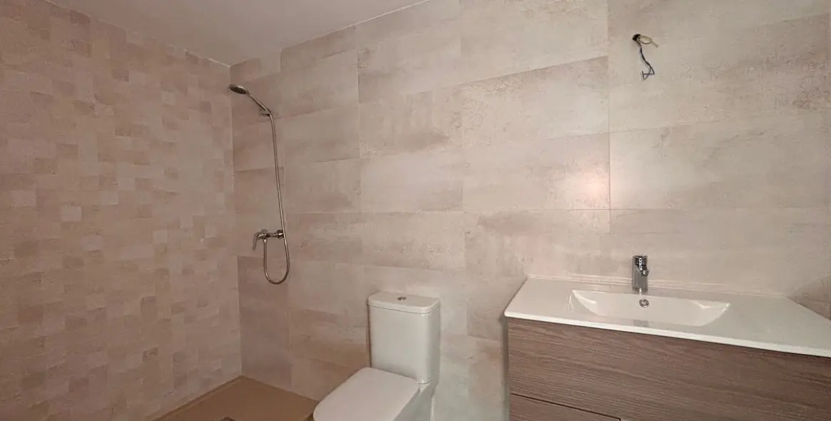 Sale of middle floor apartment in Nueva Andalucía 15