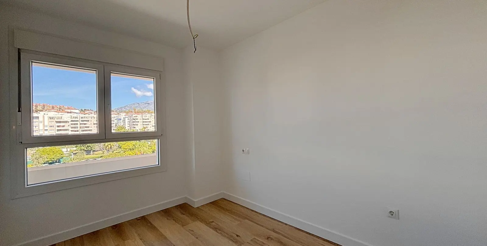 Sale of middle floor apartment in Nueva Andalucía 14