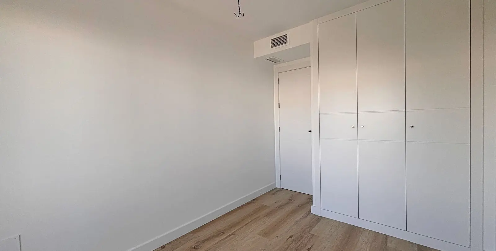Sale of middle floor apartment in Nueva Andalucía 26