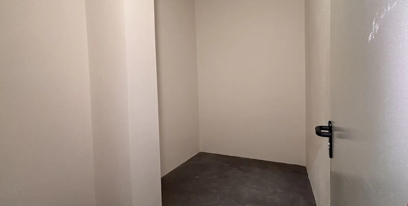 Sale of middle floor apartment in Nueva Andalucía 33