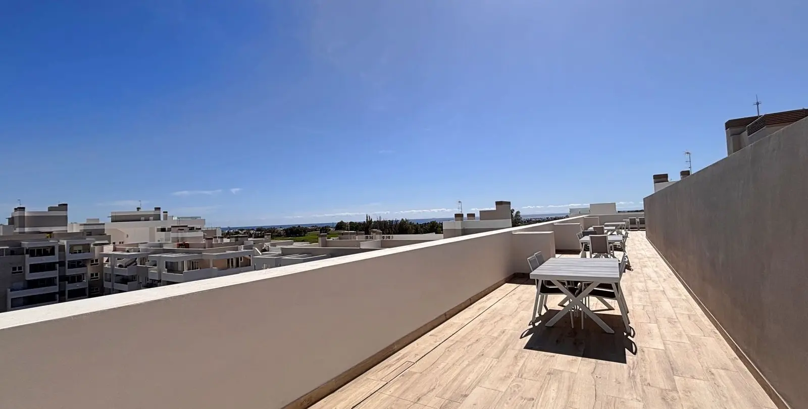 Sale of middle floor apartment in Nueva Andalucía 36