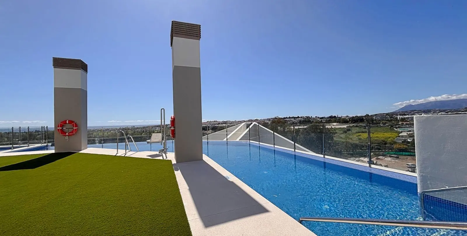 Sale of middle floor apartment in Nueva Andalucía 37