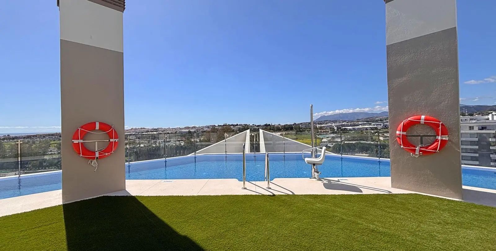 Sale of middle floor apartment in Nueva Andalucía 38