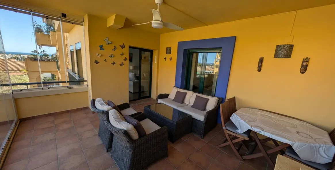 Sale of middle floor apartment in San Pedro de Alcántara 1
