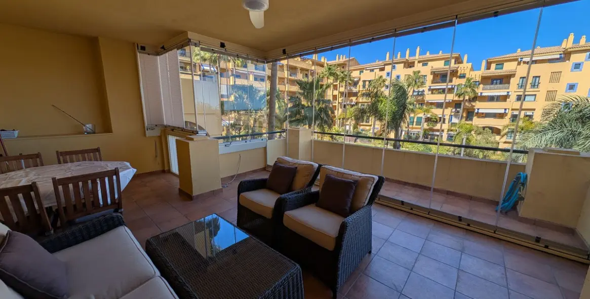 Sale of middle floor apartment in San Pedro de Alcántara 3