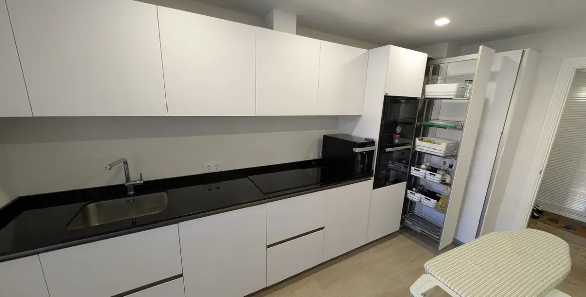 Sale of middle floor apartment in San Pedro de Alcántara 6