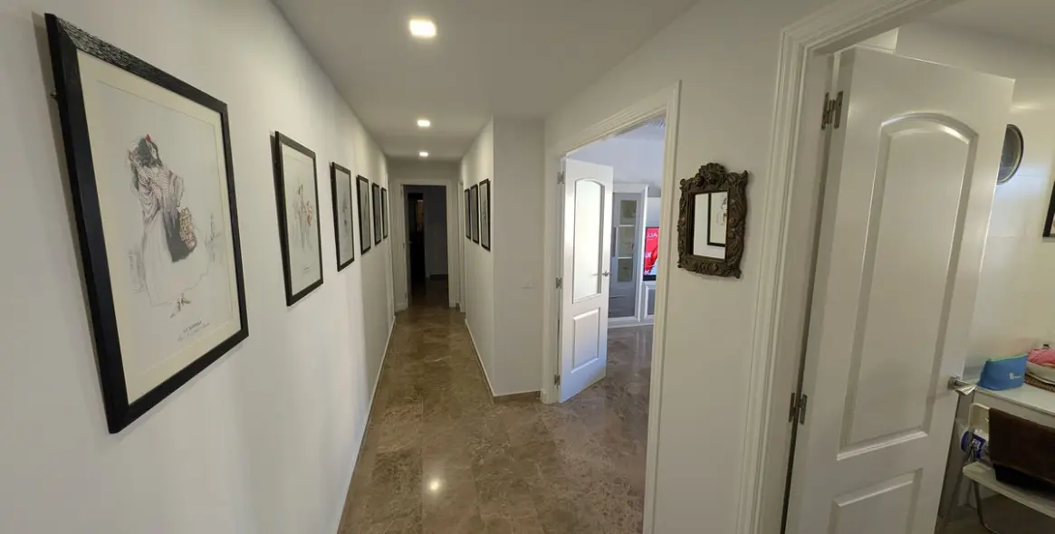 Sale of middle floor apartment in San Pedro de Alcántara 7