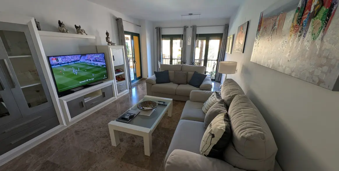 Sale of middle floor apartment in San Pedro de Alcántara 8