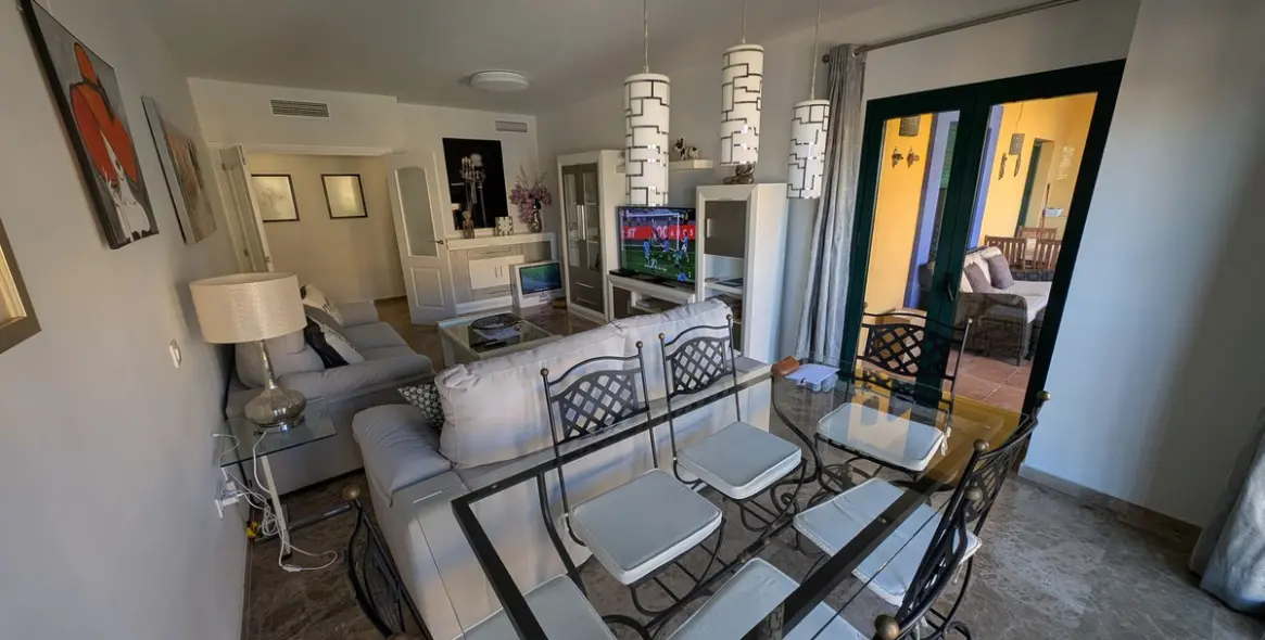 Sale of middle floor apartment in San Pedro de Alcántara 9