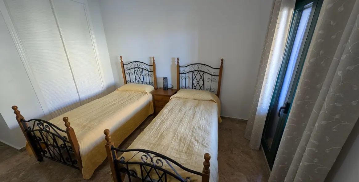 Sale of middle floor apartment in San Pedro de Alcántara 13