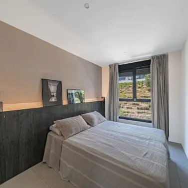 Sale of middle floor apartment in Estepona