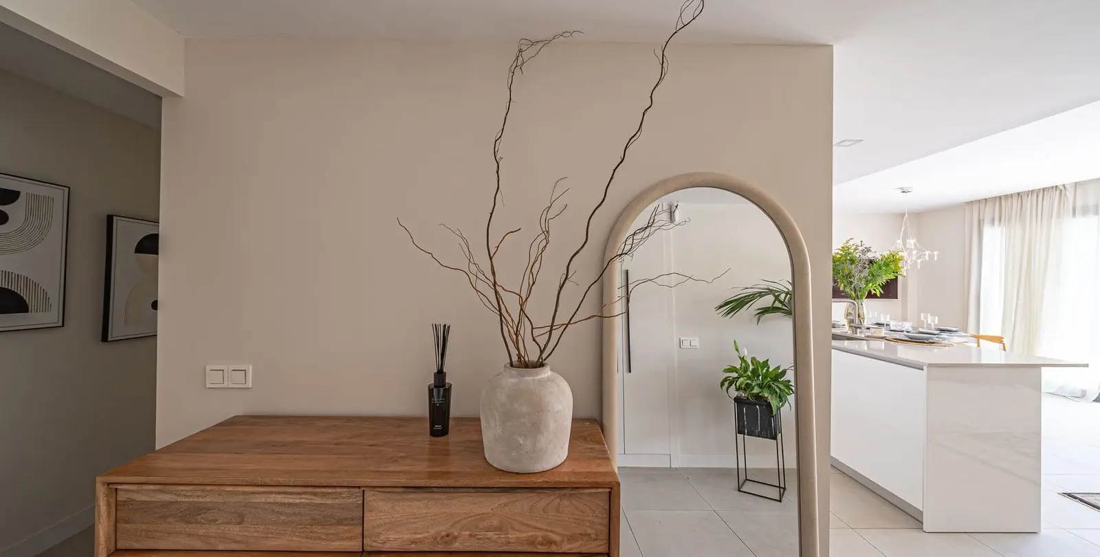 Sale of middle floor apartment in Estepona 6