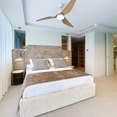 Sale of middle floor apartment in Estepona