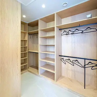 Sale of middle floor apartment in Estepona