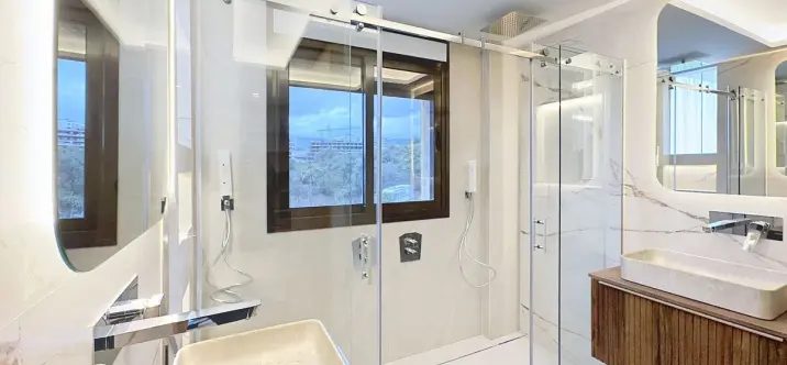 Sale of middle floor apartment in Estepona 3