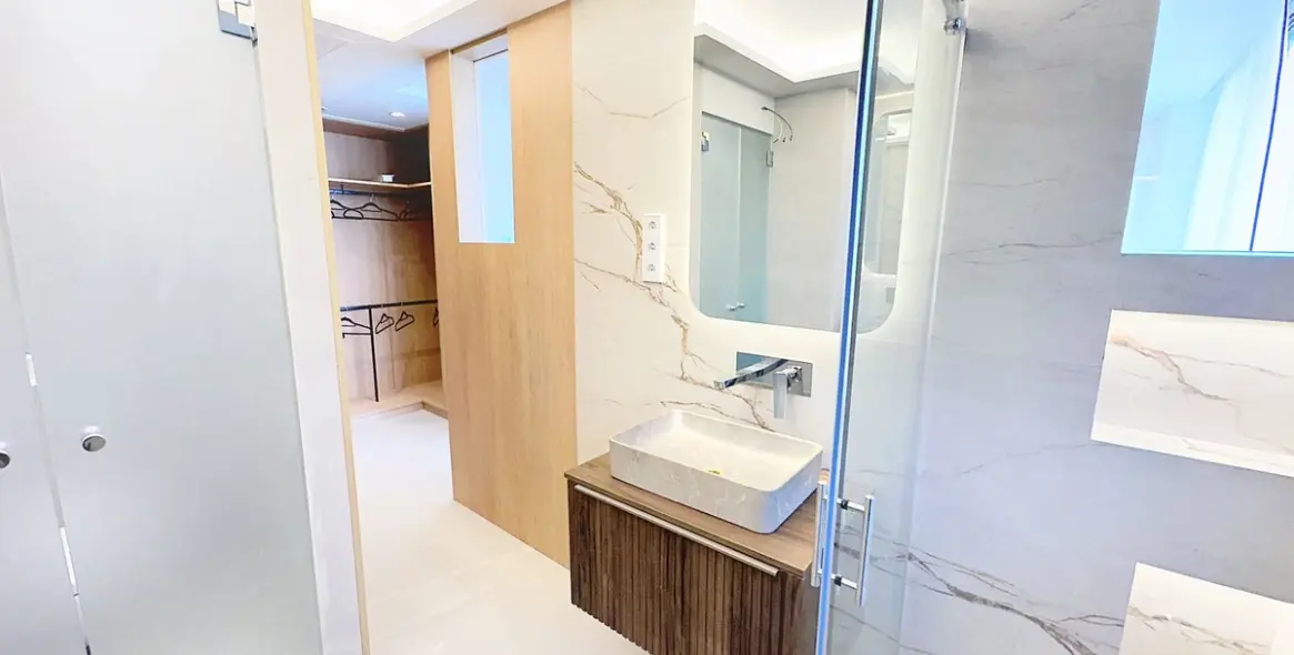 Sale of middle floor apartment in Estepona 7