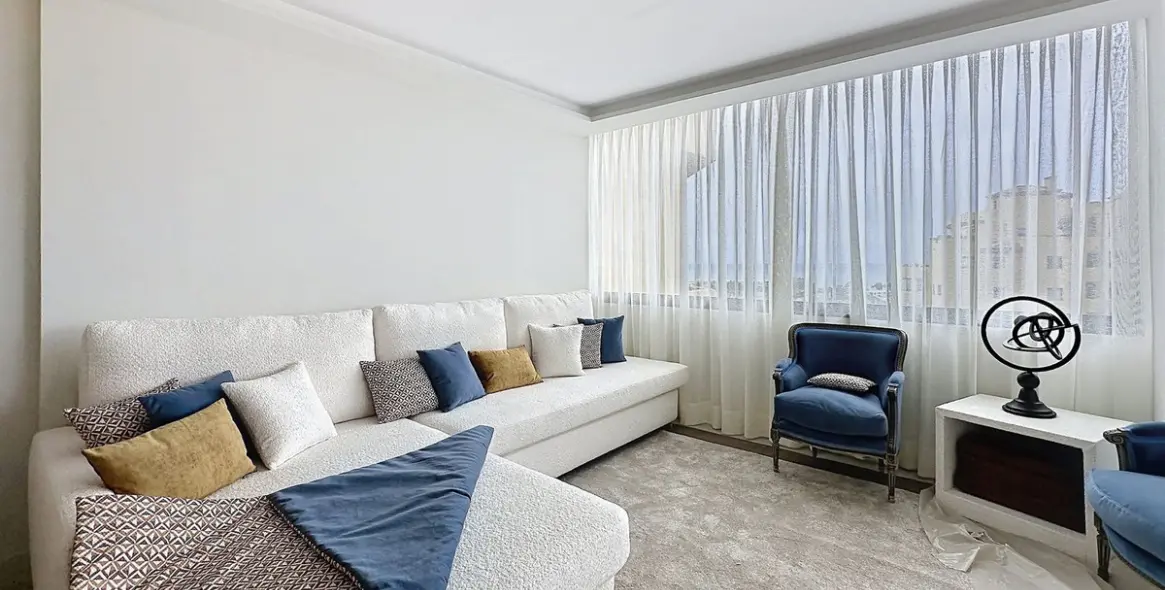 Sale of middle floor apartment in Estepona 12