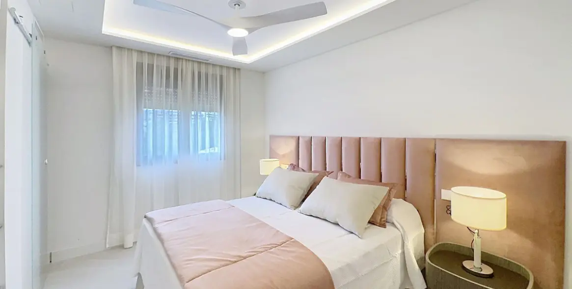 Sale of middle floor apartment in Estepona 18