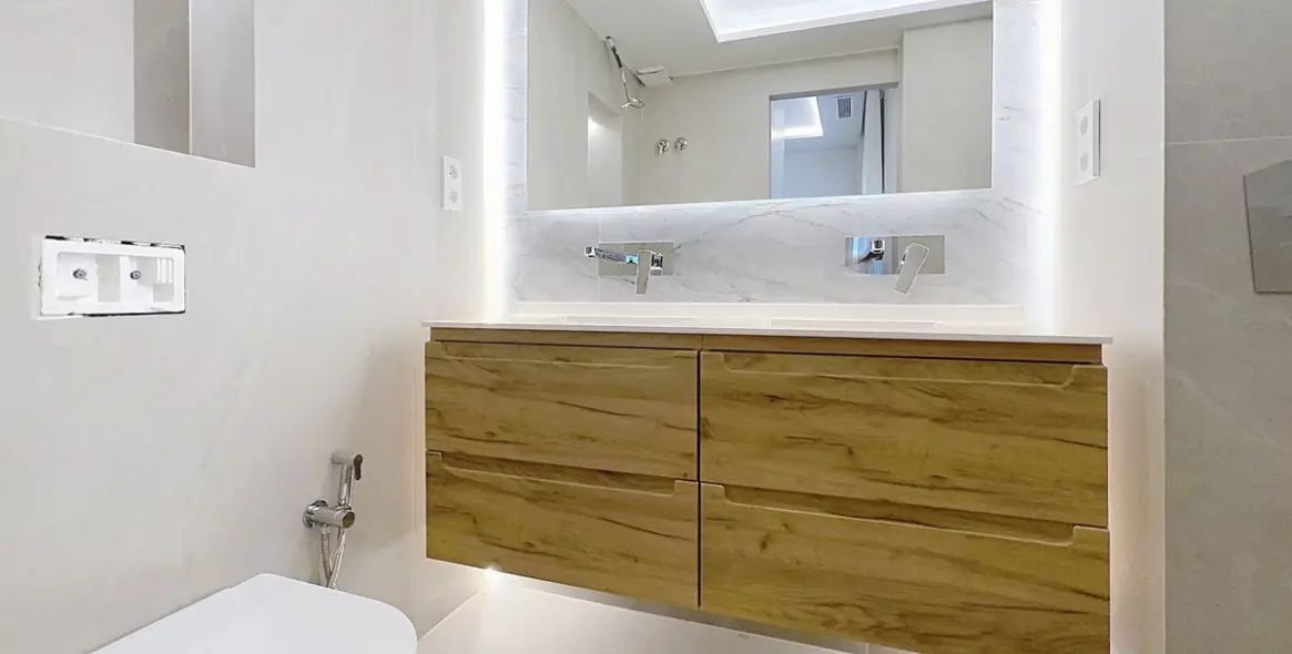 Sale of middle floor apartment in Estepona 19