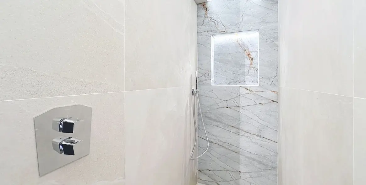 Sale of middle floor apartment in Estepona 23