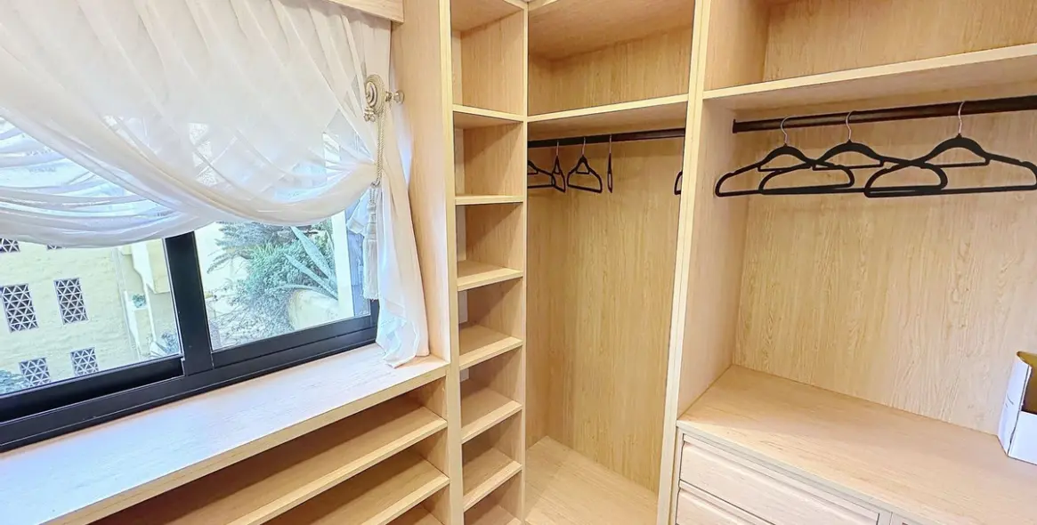 Sale of middle floor apartment in Estepona 27