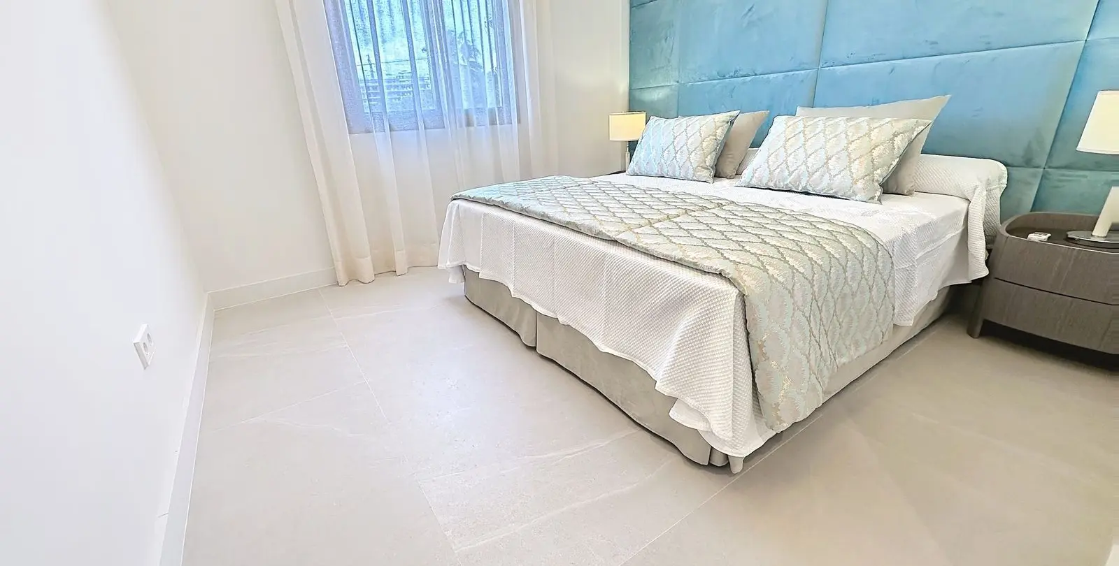 Продажа апартаментов на среднем этаже в Estepona 30