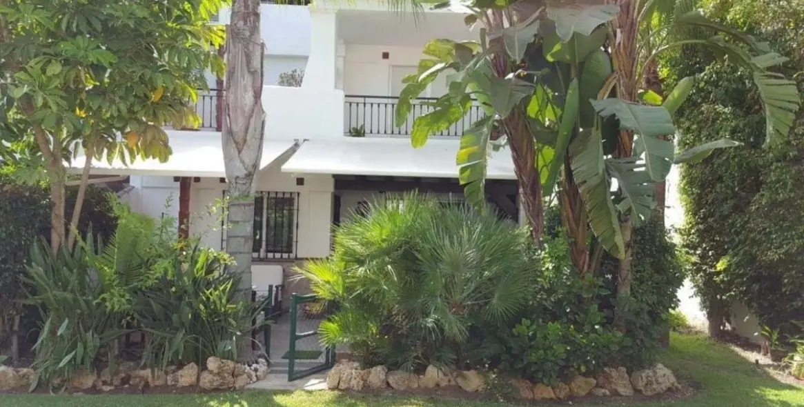 Sale of townhouse in Marbella 1