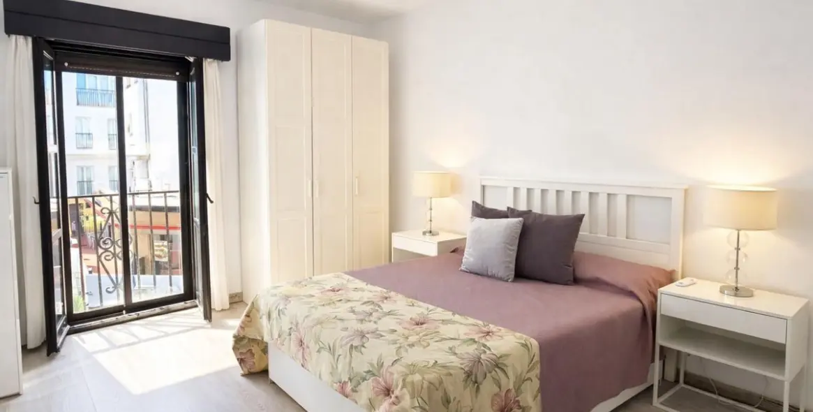 Sale of middle floor apartment in Puerto Banús 3