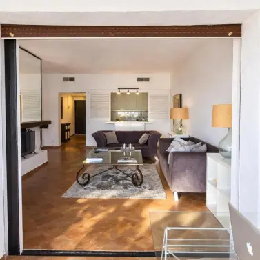 Продажа апартаментов на среднем этаже в Puerto Banús