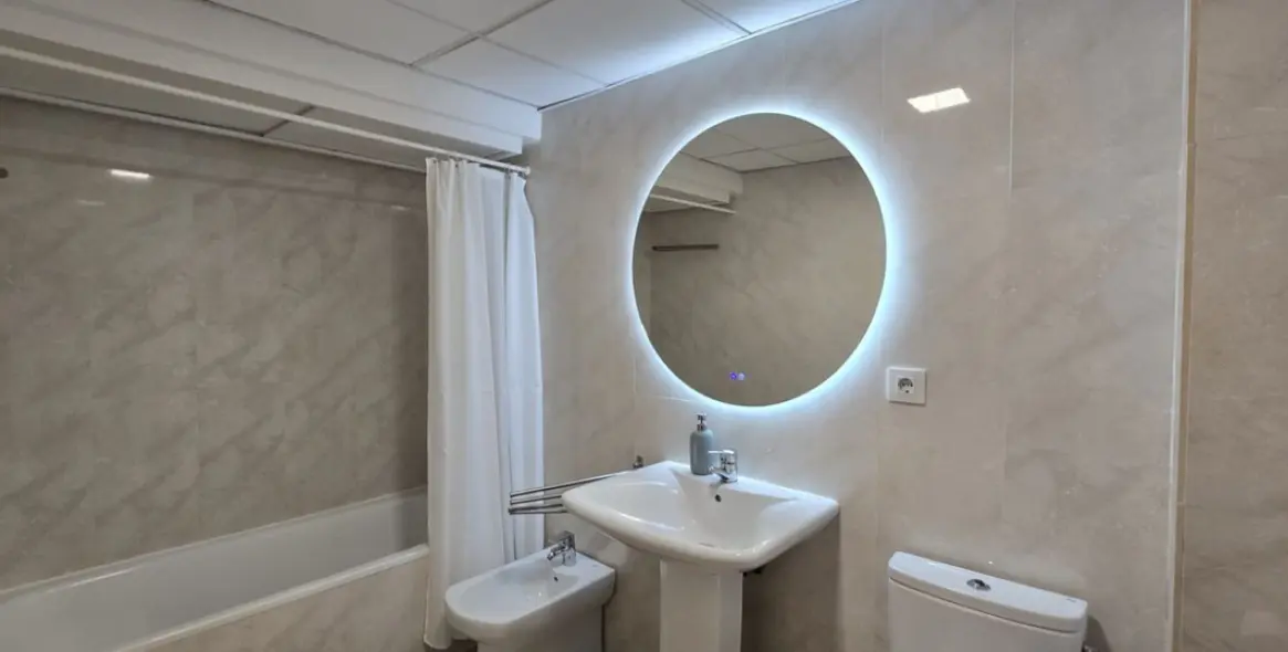 Sale of middle floor apartment in Puerto Banús 7