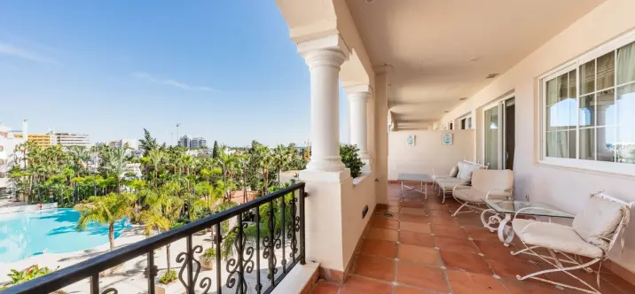 Продажа апартаментов на среднем этаже в Marbella 0