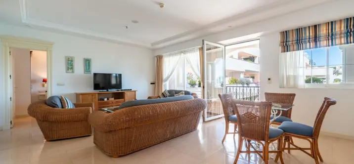 Продажа апартаментов на среднем этаже в Marbella 3
