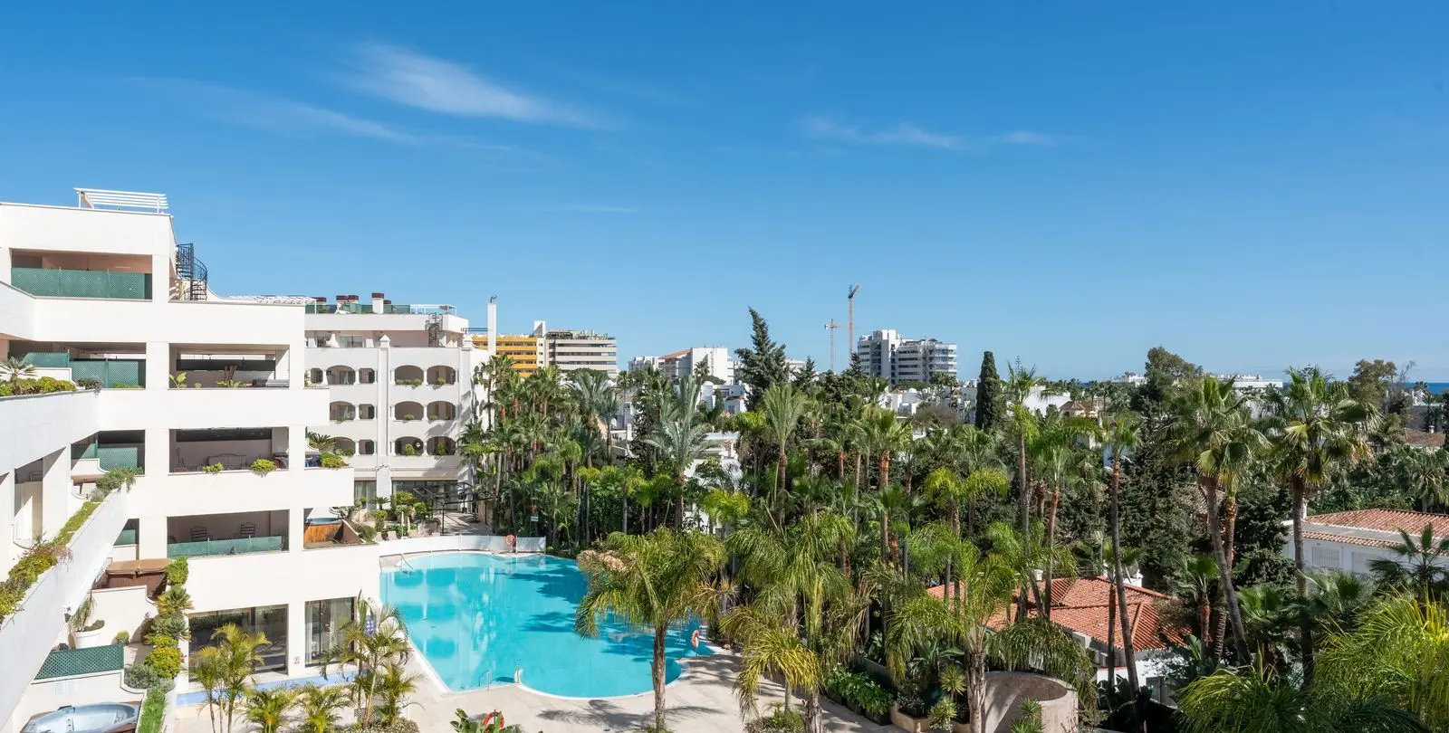 Продажа апартаментов на среднем этаже в Marbella 1