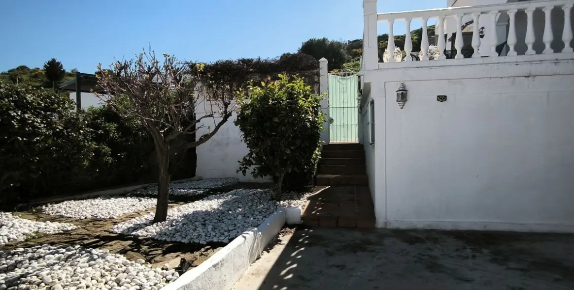 Sale of detached villa in Cerros del Aguila 3