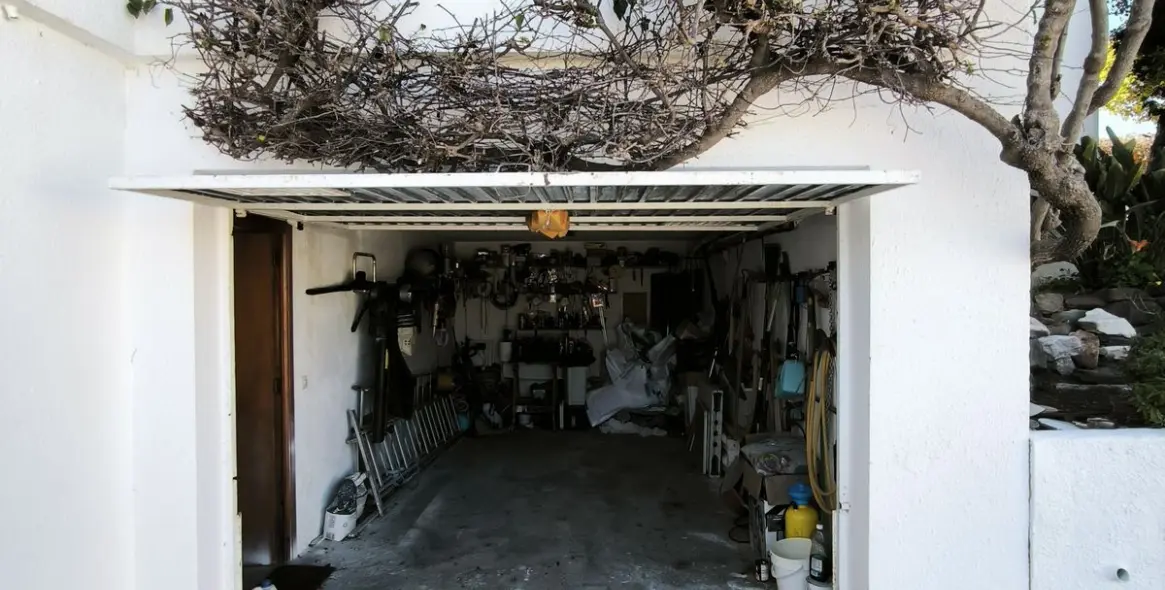 Sale of detached villa in Cerros del Aguila 4