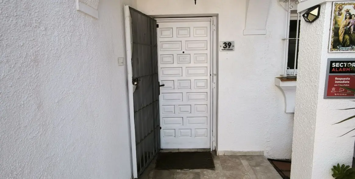 Sale of detached villa in Cerros del Aguila 13