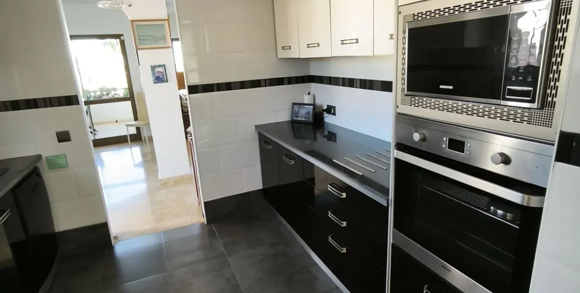 Sale of detached villa in Cerros del Aguila 18