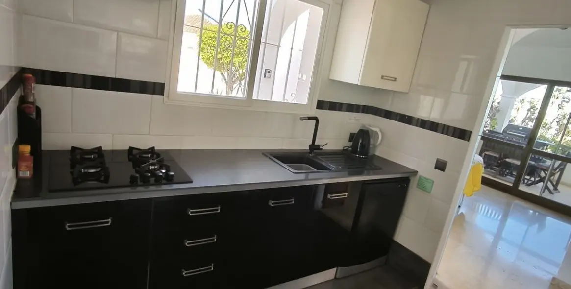 Sale of detached villa in Cerros del Aguila 19