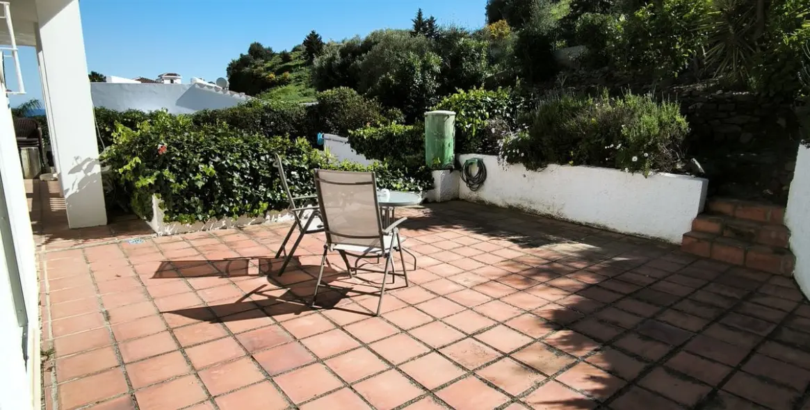 Sale of detached villa in Cerros del Aguila 23