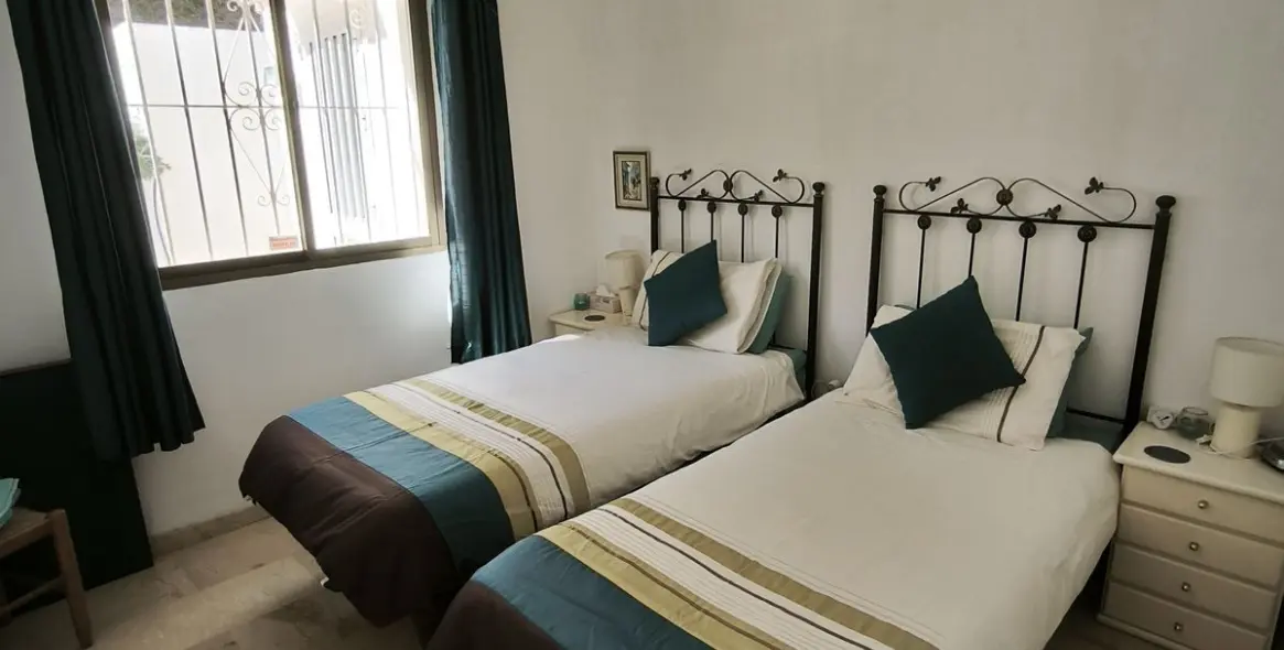 Sale of detached villa in Cerros del Aguila 27