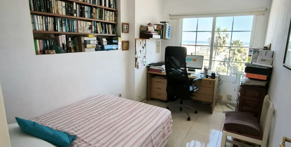 Sale of detached villa in Cerros del Aguila 40