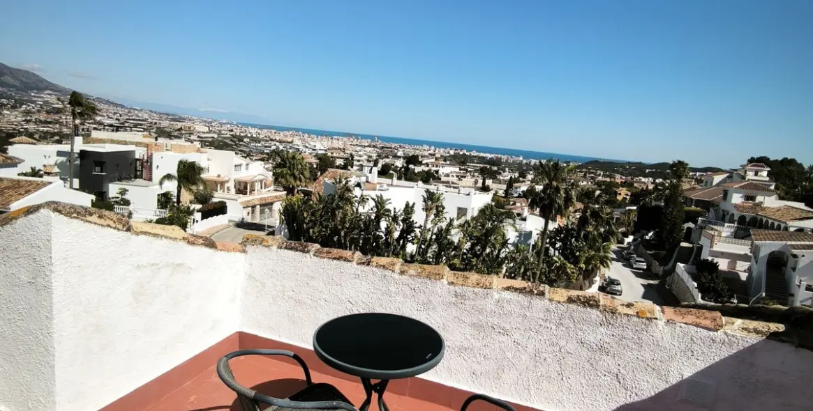 Sale of detached villa in Cerros del Aguila 43