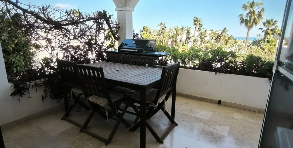 Sale of detached villa in Cerros del Aguila 56