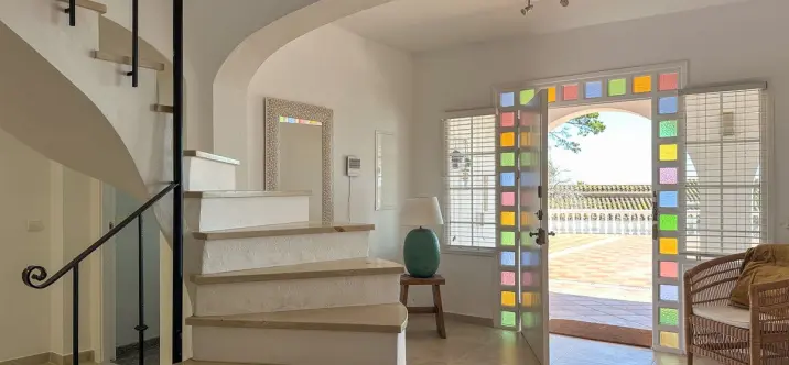 Продажа  отдельно стоящей виллы в Estepona 2