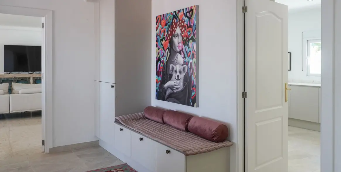 Sale of detached villa in Estepona 13