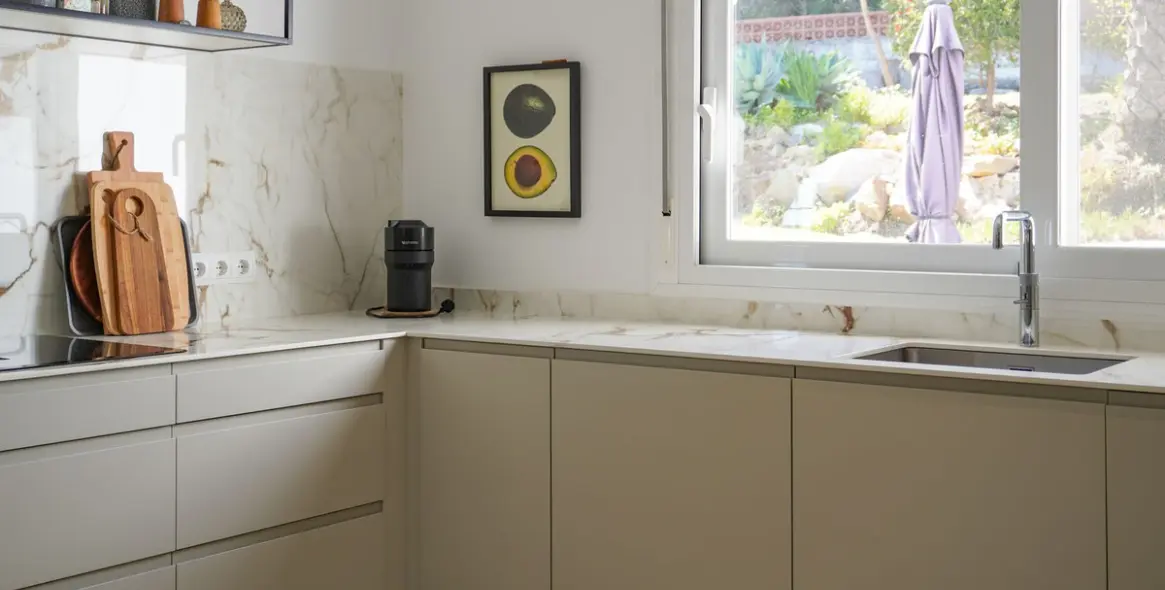 Sale of detached villa in Estepona 16