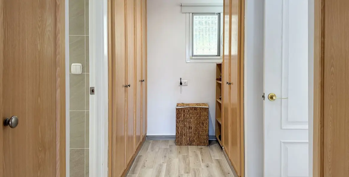 Sale of detached villa in Estepona 19