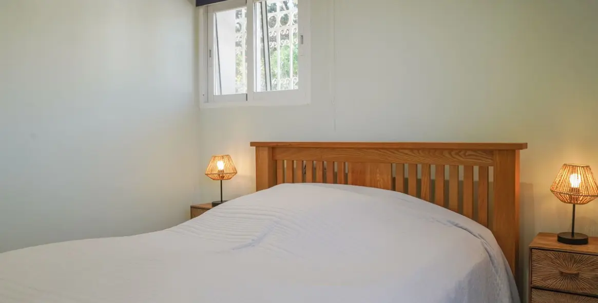 Sale of detached villa in Estepona 24