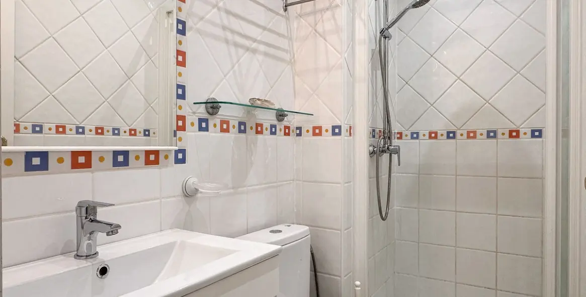 Sale of detached villa in Estepona 25